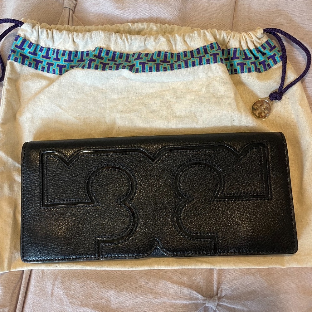 Tory Burch Black Pebbled Leather Continental Clutch Wallet